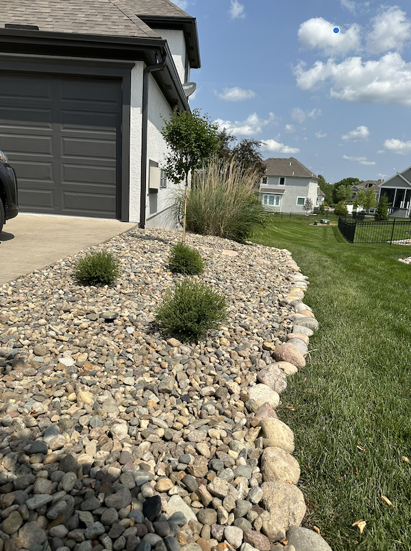 Your Guide to Landscape Edging: Styles, Materials & What to Choose ...